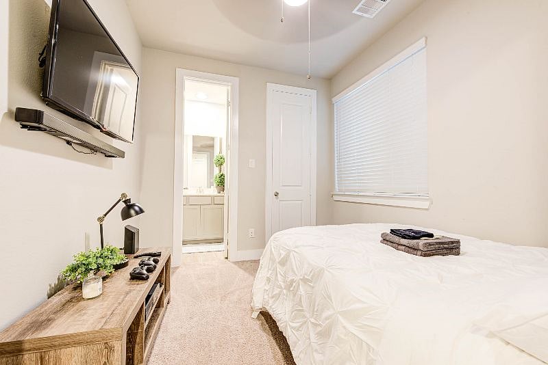 Furnished Finder property 598189_1 photo 11