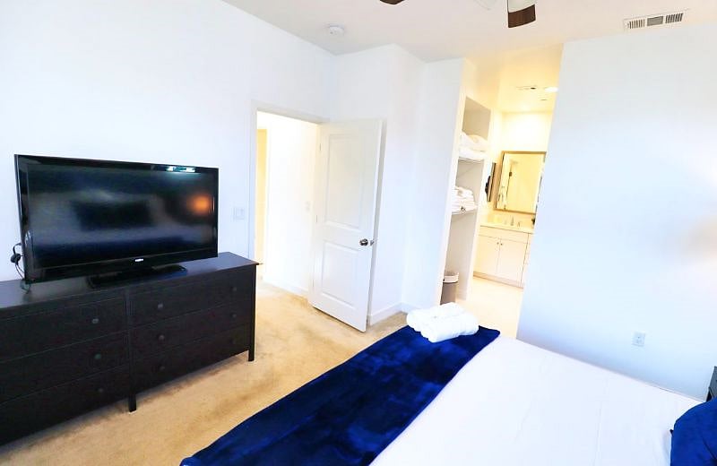Master bedroom with netflix included.