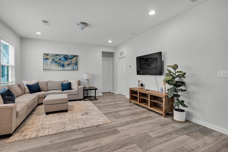 2nd Floor Entertainment Space
