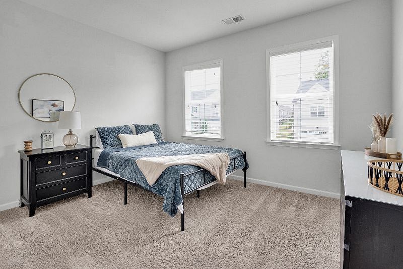 4th Bedroom w/ Walk-in Closet