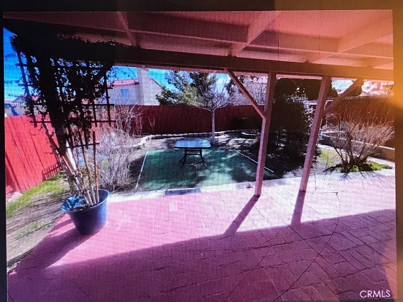 Enclosed Backyard to enjoy peace and serenity.