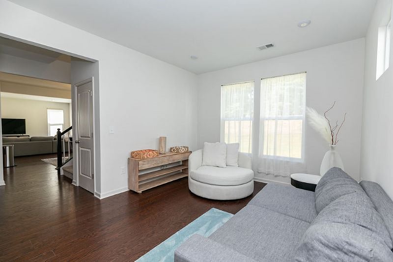 Furnished Finder property 598539_1 photo 17