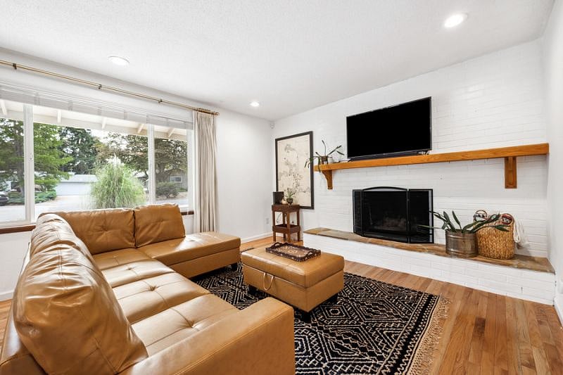 Furnished Finder property 598607_1 photo 3