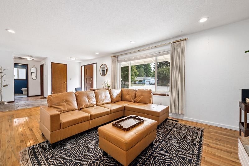 Furnished Finder property 598607_1 photo 6