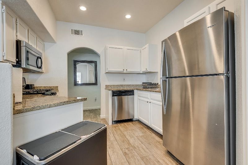 Furnished Finder property 598654_1 photo 8