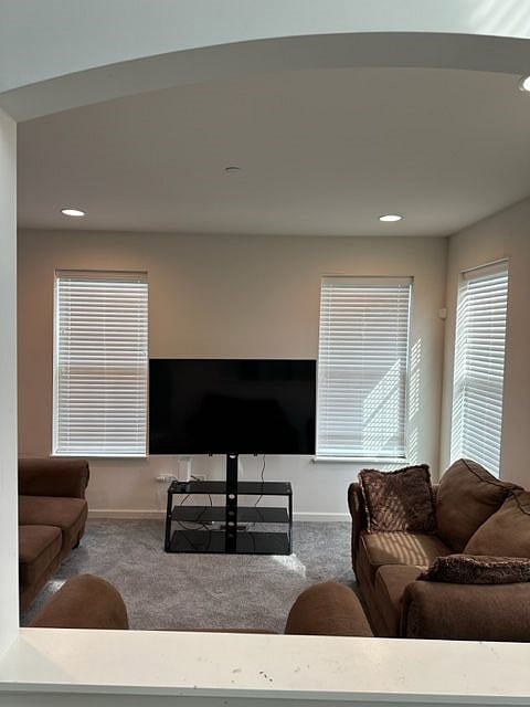 Furnished Finder property 598667_2 photo 8