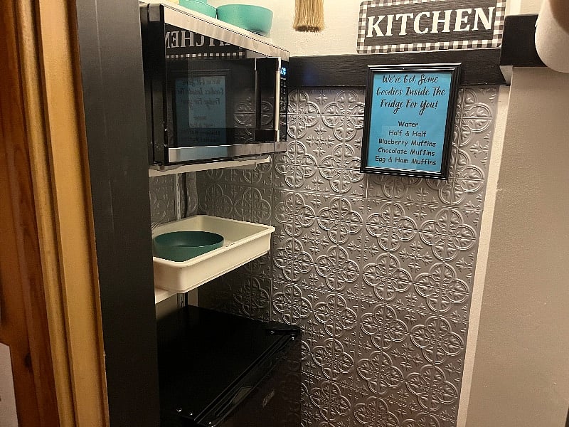 Microwave & fridge