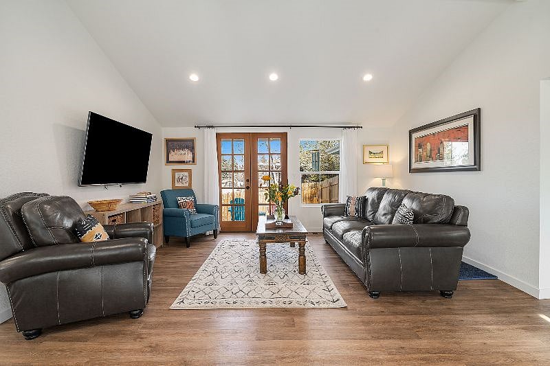Furnished Finder property 598728_1 photo 4