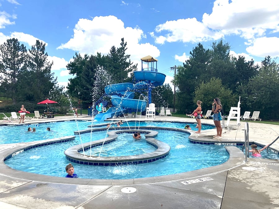 1 block to community pool