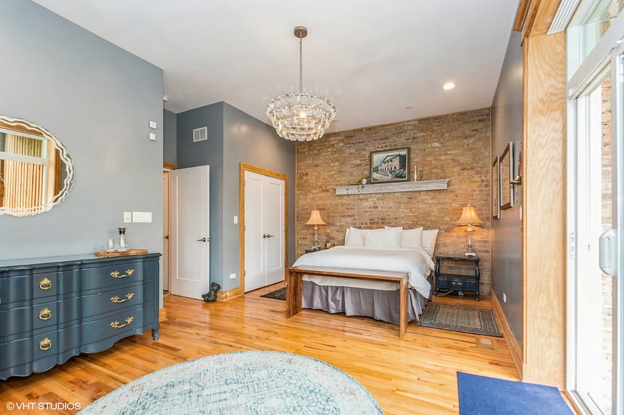 Extra large master bedroom space. 12"x23"