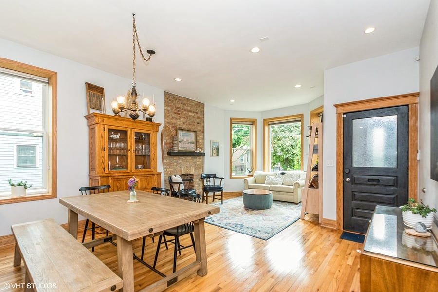Dining & living area. Seating for up to 10.