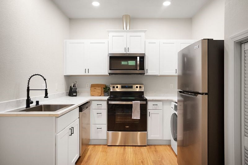 Furnished Finder property 598826_1 photo 7