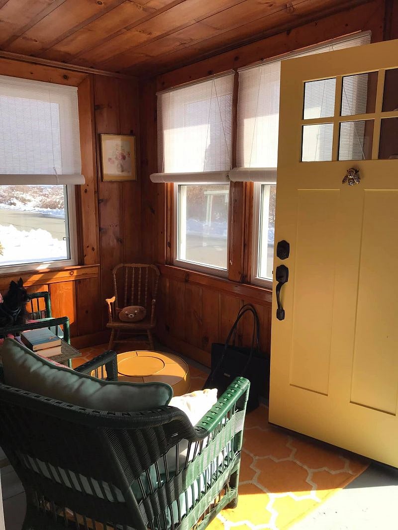 Heated front porch, great for relaxing or reading. 