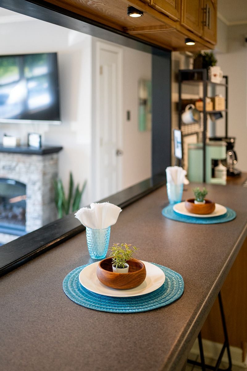 Breakfast Bar/Work station