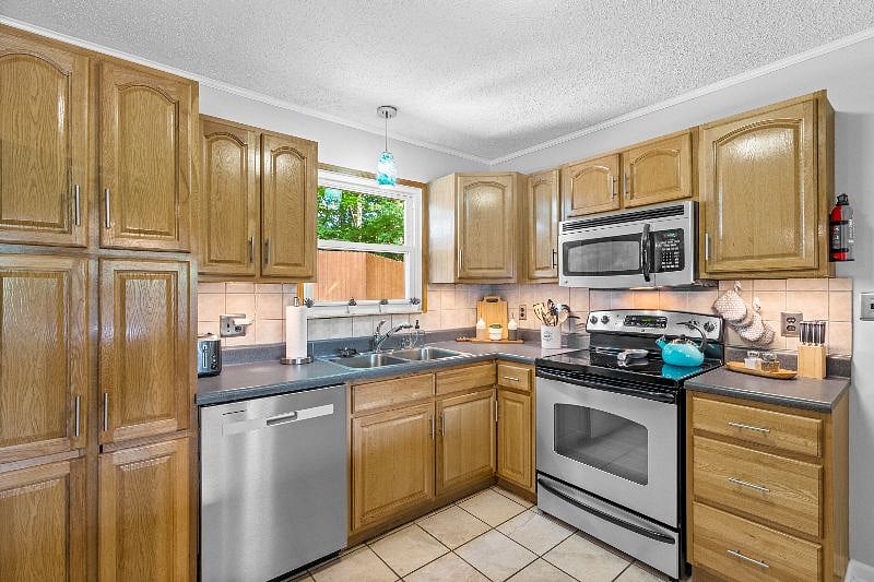 Furnished Finder property 598845_1 photo 20