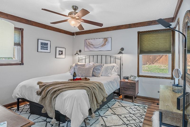 Master bedroom - King bed