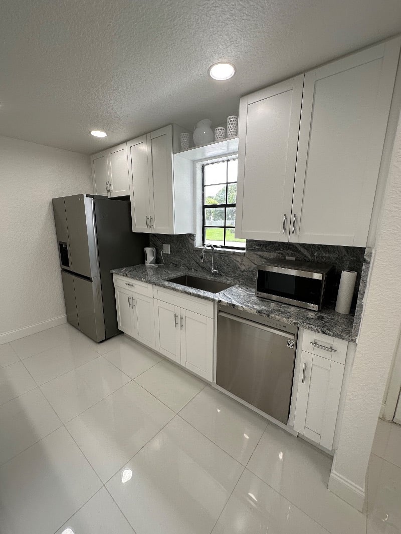 Furnished Finder property 598883_2 photo 27