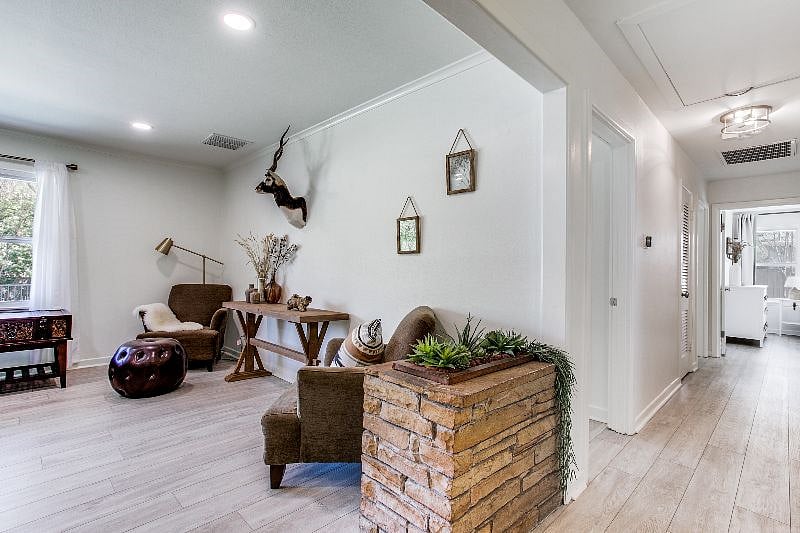 Furnished Finder property 598897_1 photo 18