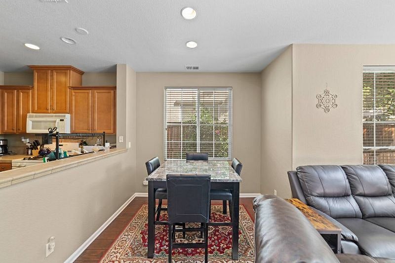 Furnished Finder property 599080_1 photo 6