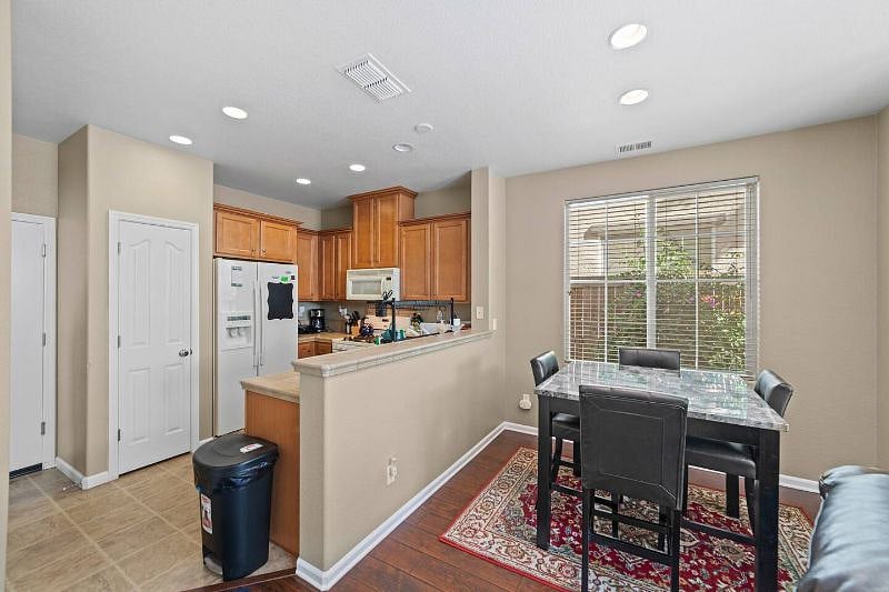 Furnished Finder property 599080_1 photo 5