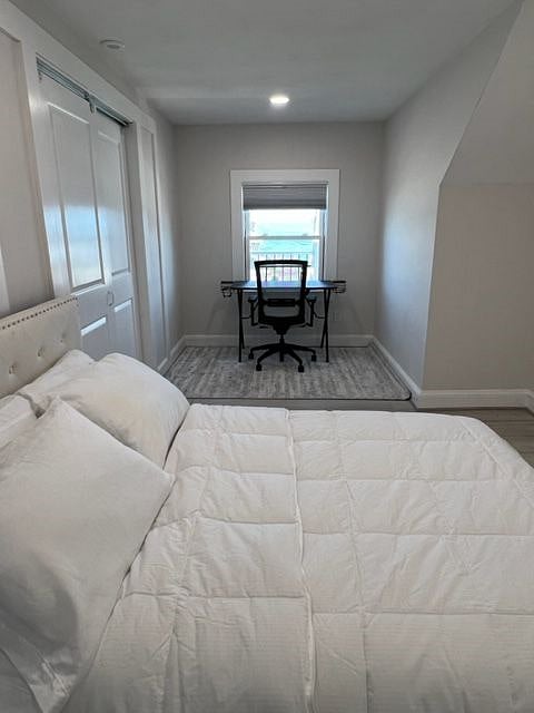 Room #2R Second Floor 
Queen Bed 
Double Closet and Desk Area