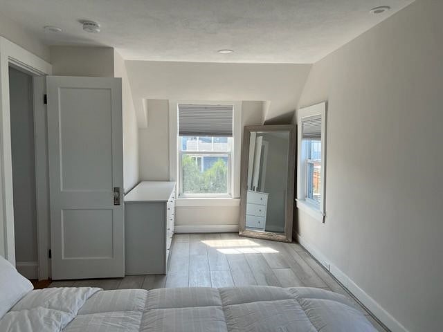 Room #2L Second Floor 
Queen Bed