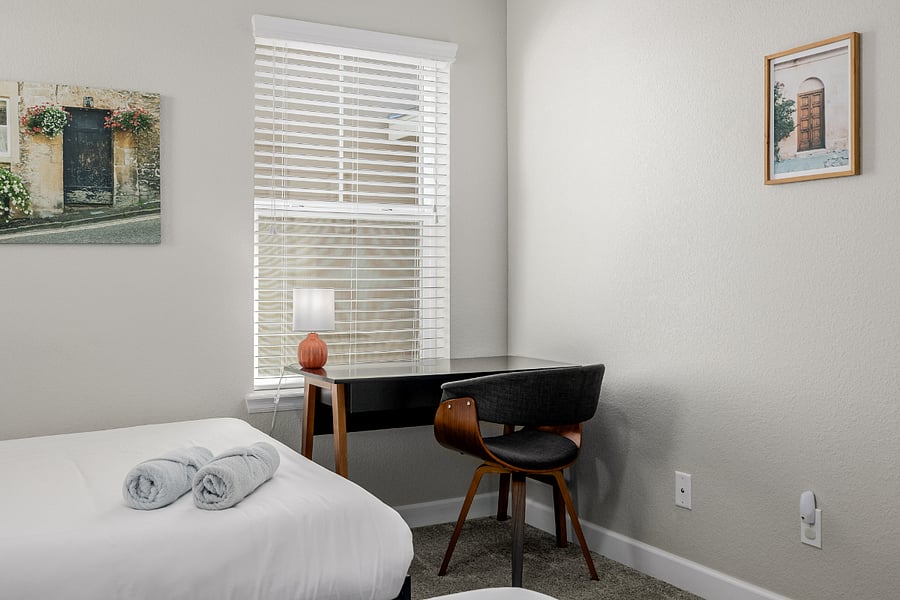 Furnished Finder property 599105_1 photo 18