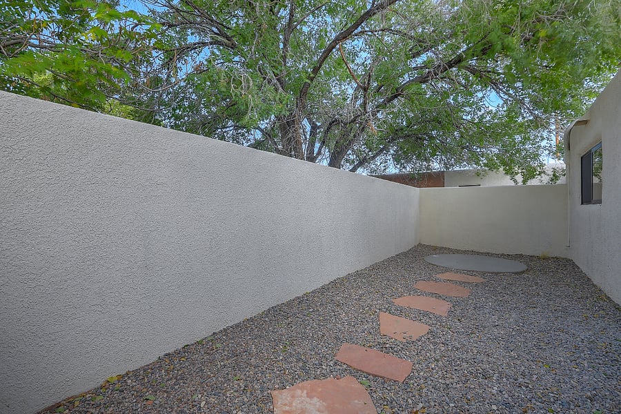 Furnished Finder property 599228_3 photo 26