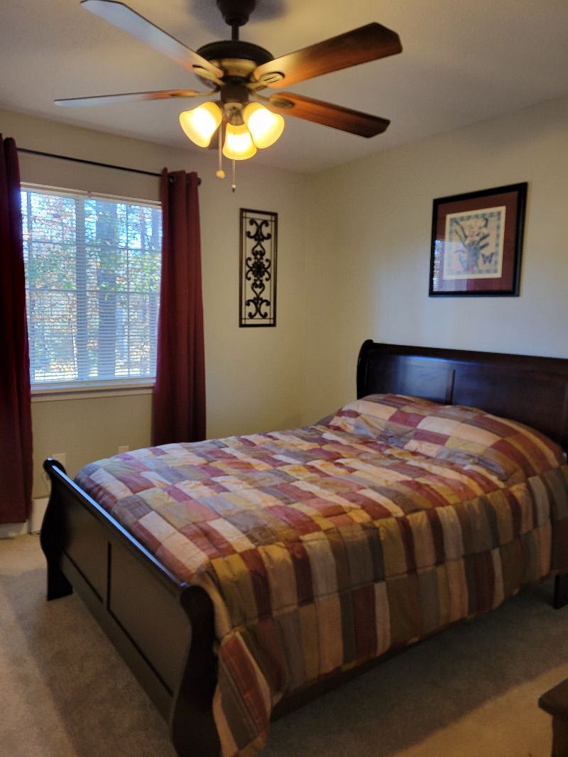 Northside Condo. Second bedroom, full sized bed.