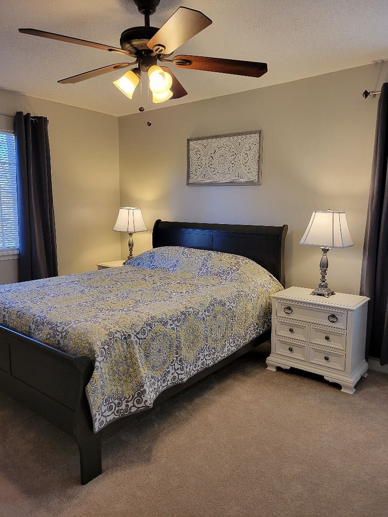 Northside Condo. Queen bedroom.