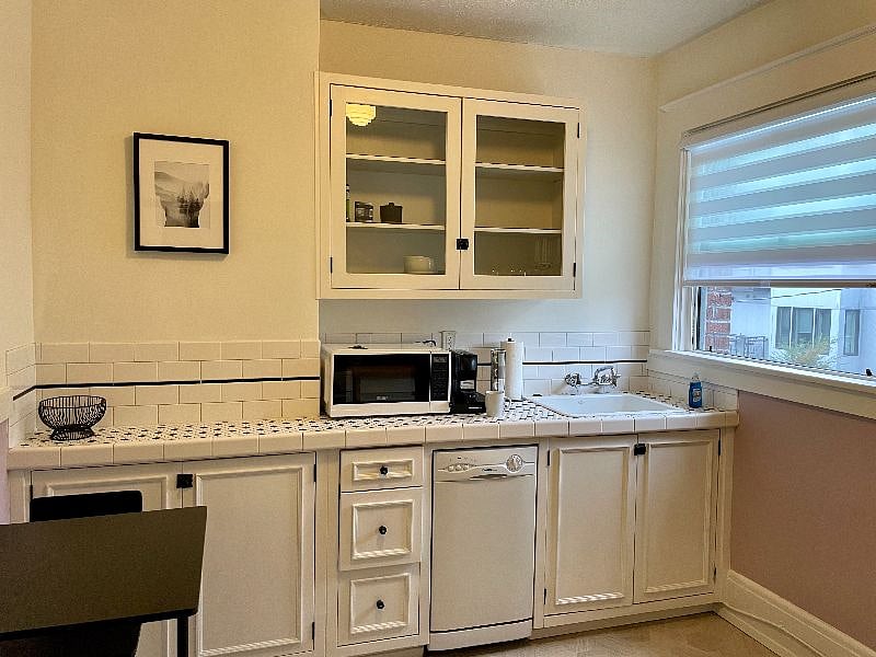 Furnished Finder property 599256_1 photo 7