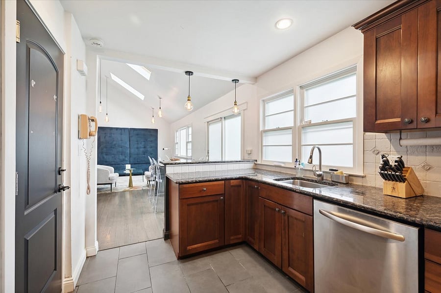 Furnished Finder property 599287_1 photo 22