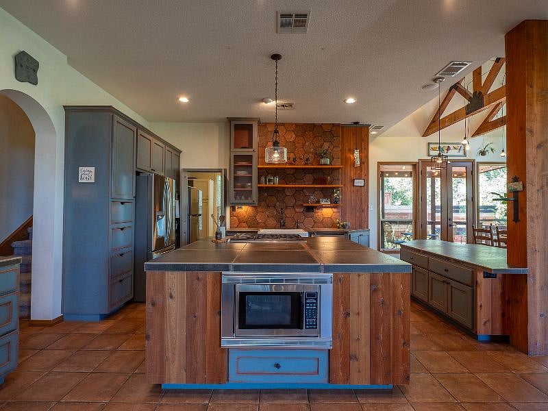 Furnished Finder property 599294_1 photo 11