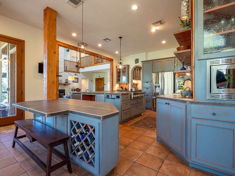 Furnished Finder property 599294_1 photo 14