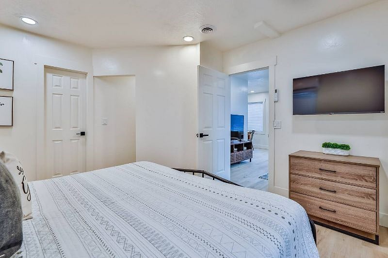 Furnished Finder property 599390_1 photo 18
