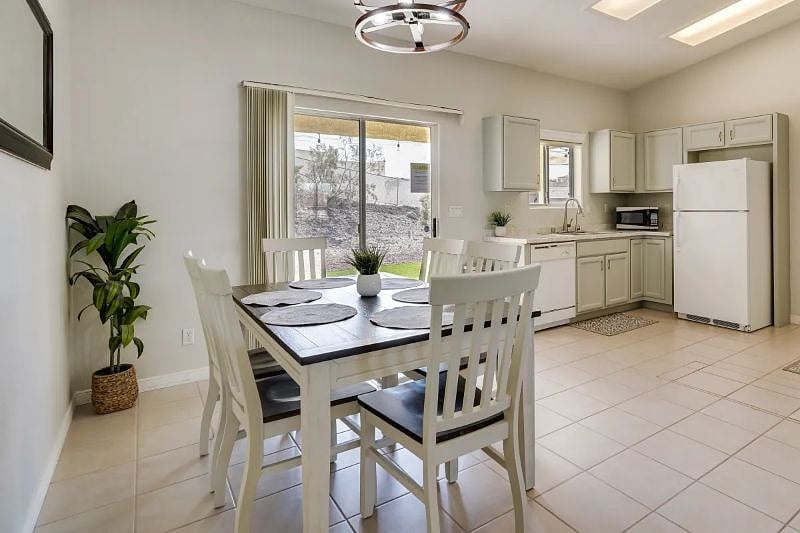Furnished Finder property 599457_1 photo 3