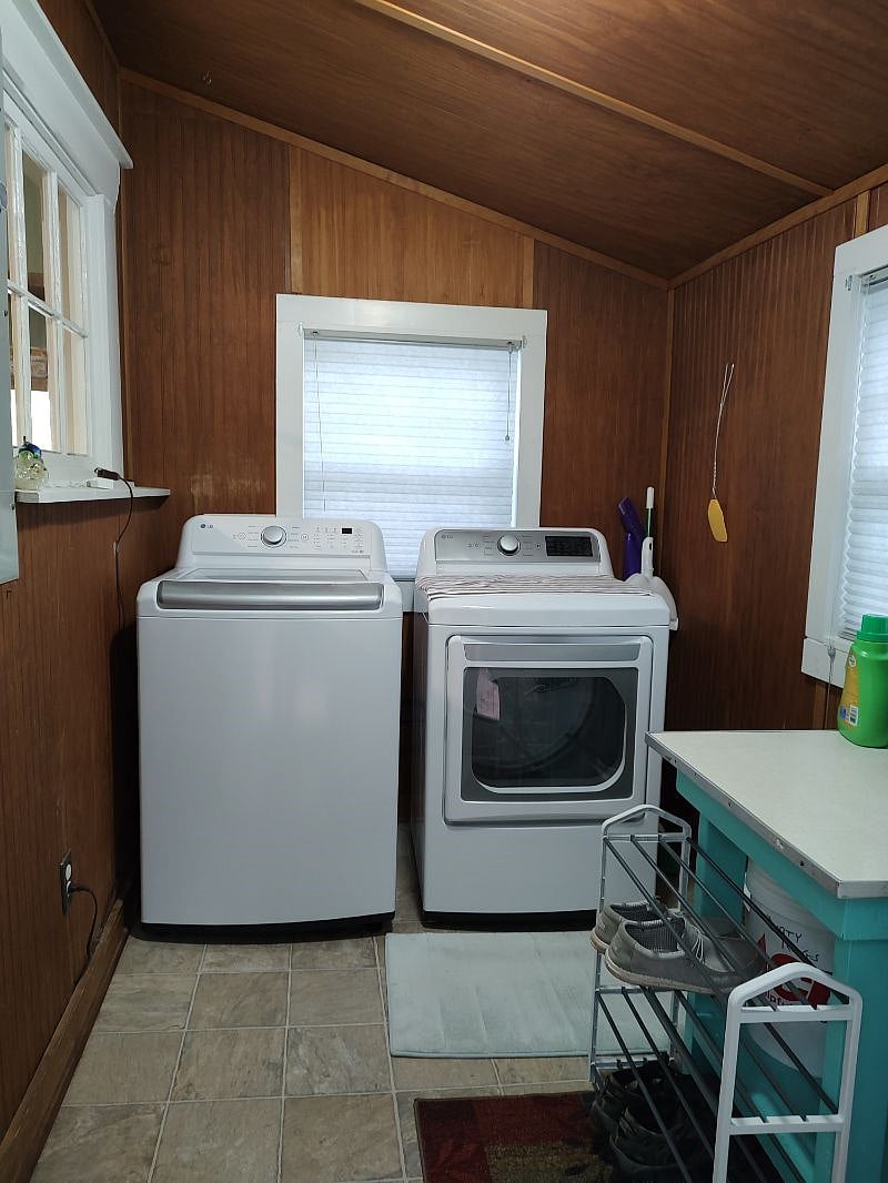 High end LG washer and dryer