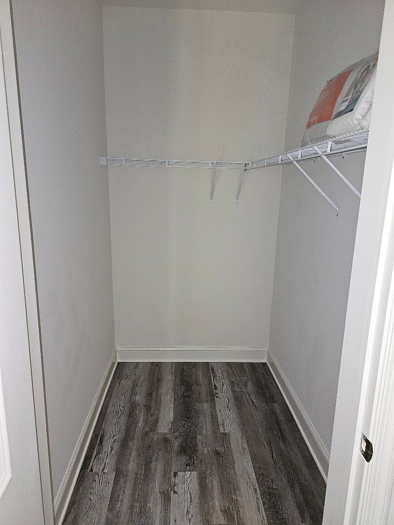 Walk-in Closet