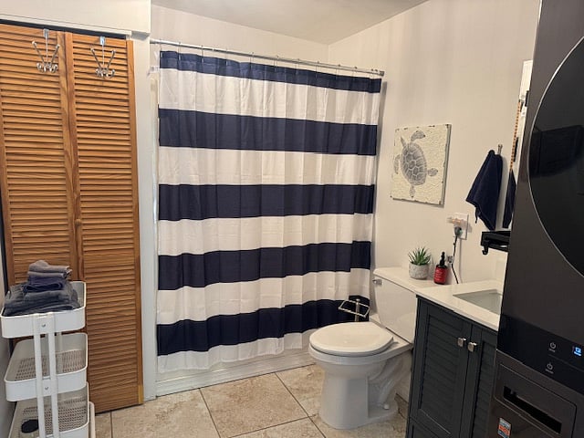 Master bathroom private enterance from bedroom