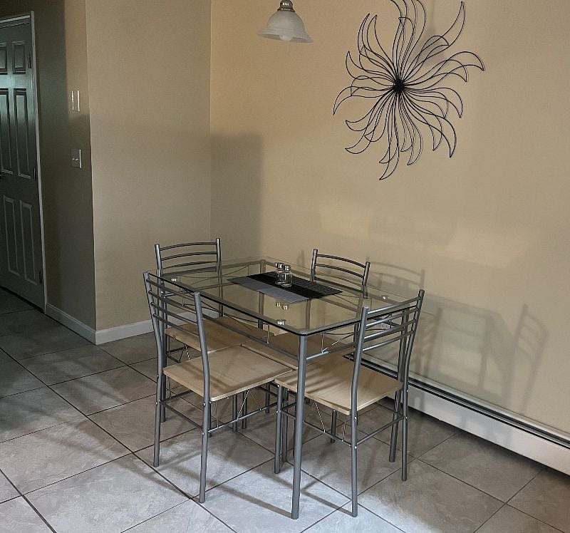 Eat in kitchen