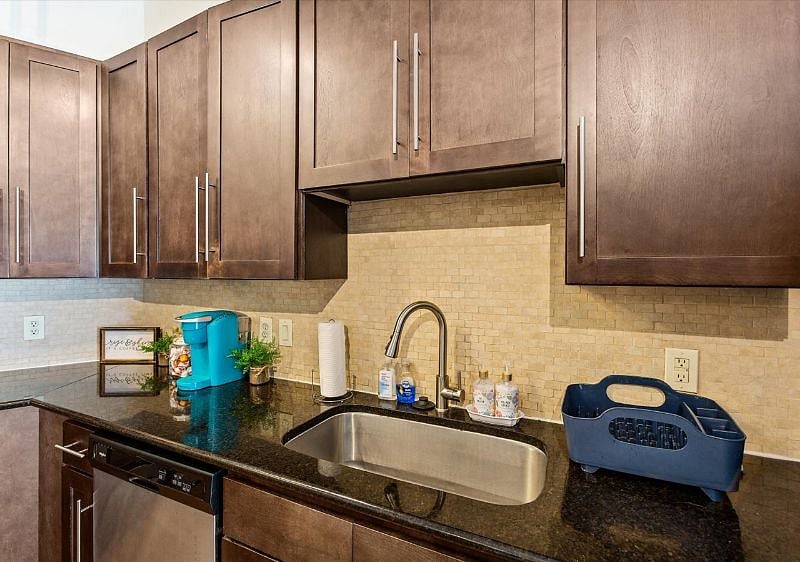 Furnished Finder property 599809_1 photo 10