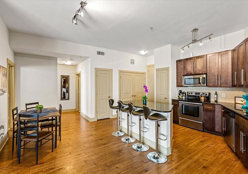 Furnished Finder property 599809_1 photo 13