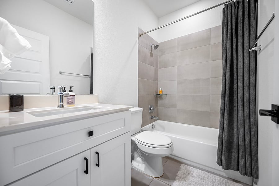 Full bathtub