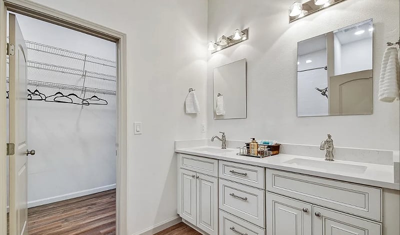 Furnished Finder property 599855_1 photo 17