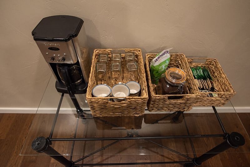 Coffee/tea bar.