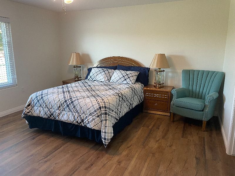 Master Bedroom with Queen Bed