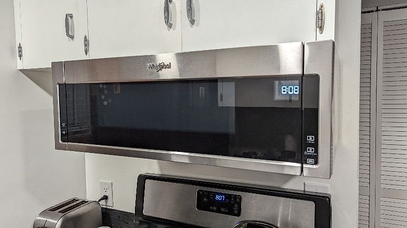 microwave and gas range / oven