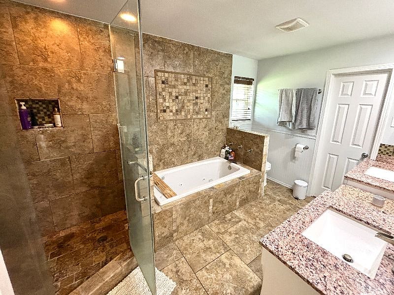 Furnished Finder property 599936_1 photo 16