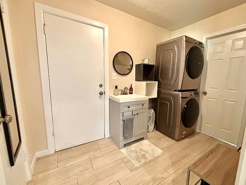 Furnished Finder property 599936_1 photo 27
