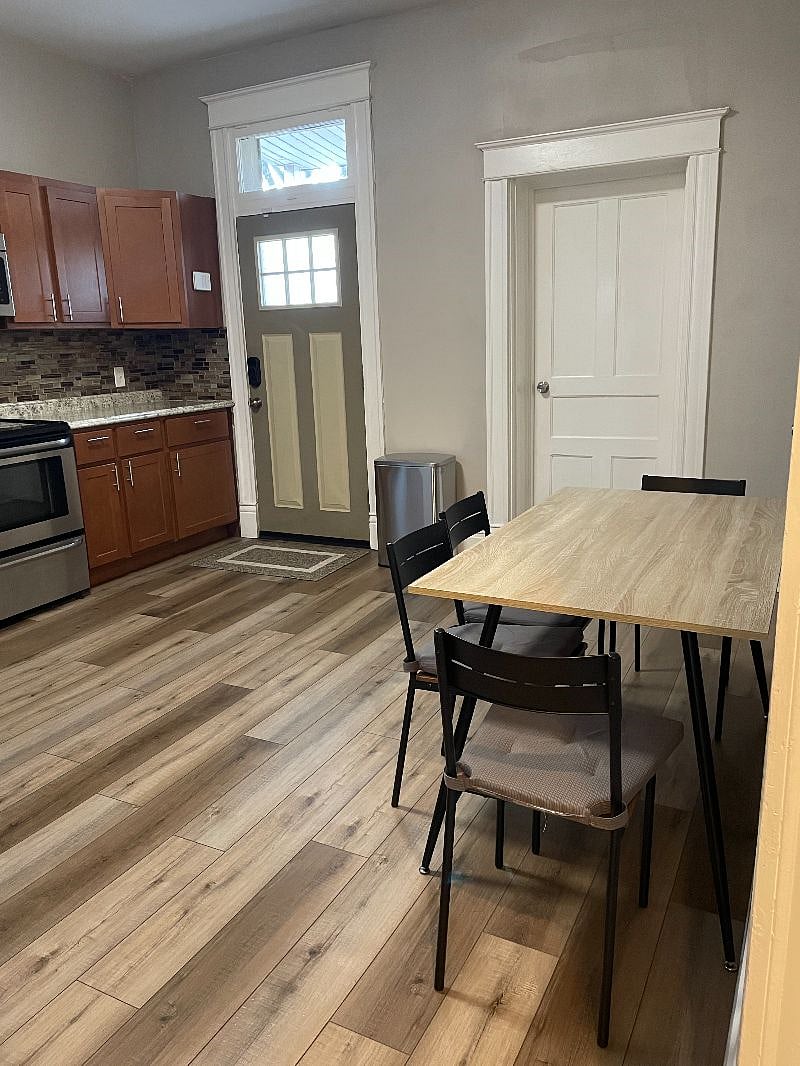 Dining area in eat-in kitchen